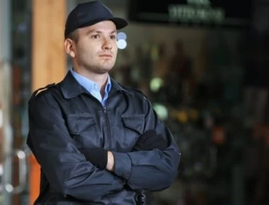 Δημοτικό σχολείο στην Γερμανία προσέλαβε φρουρούς λόγω της εγκληματικότητας από αλλοδαπούς!